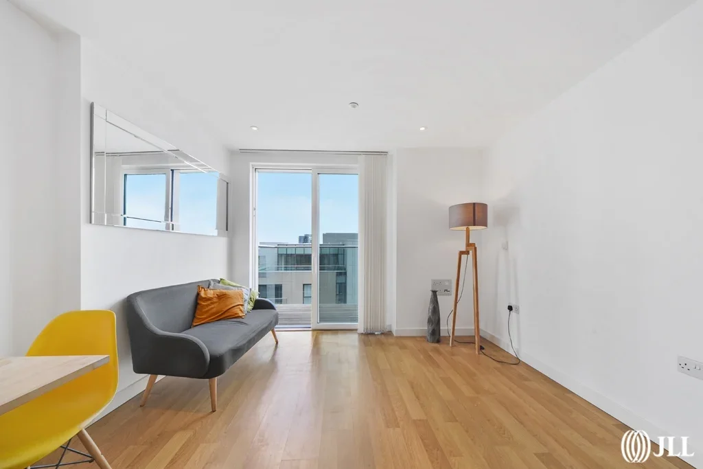 Flat Woodberry Grove in Greater London