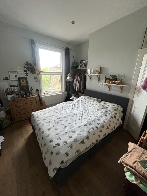 Room Harlescott Road in Greater London