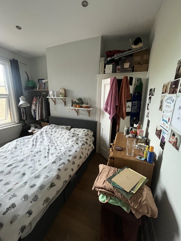 Room Harlescott Road in Greater London