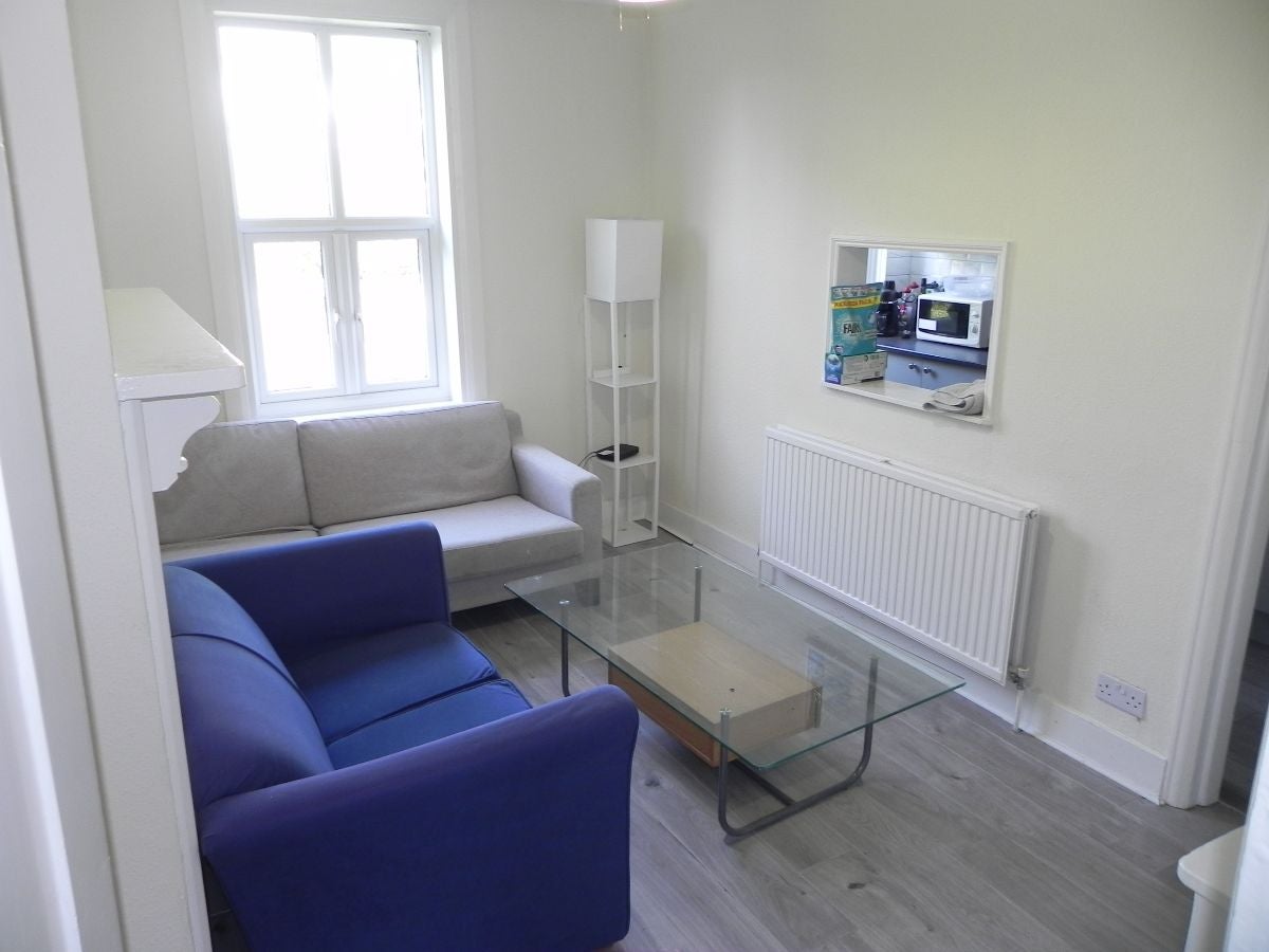 Room Rupert Road in Guildford