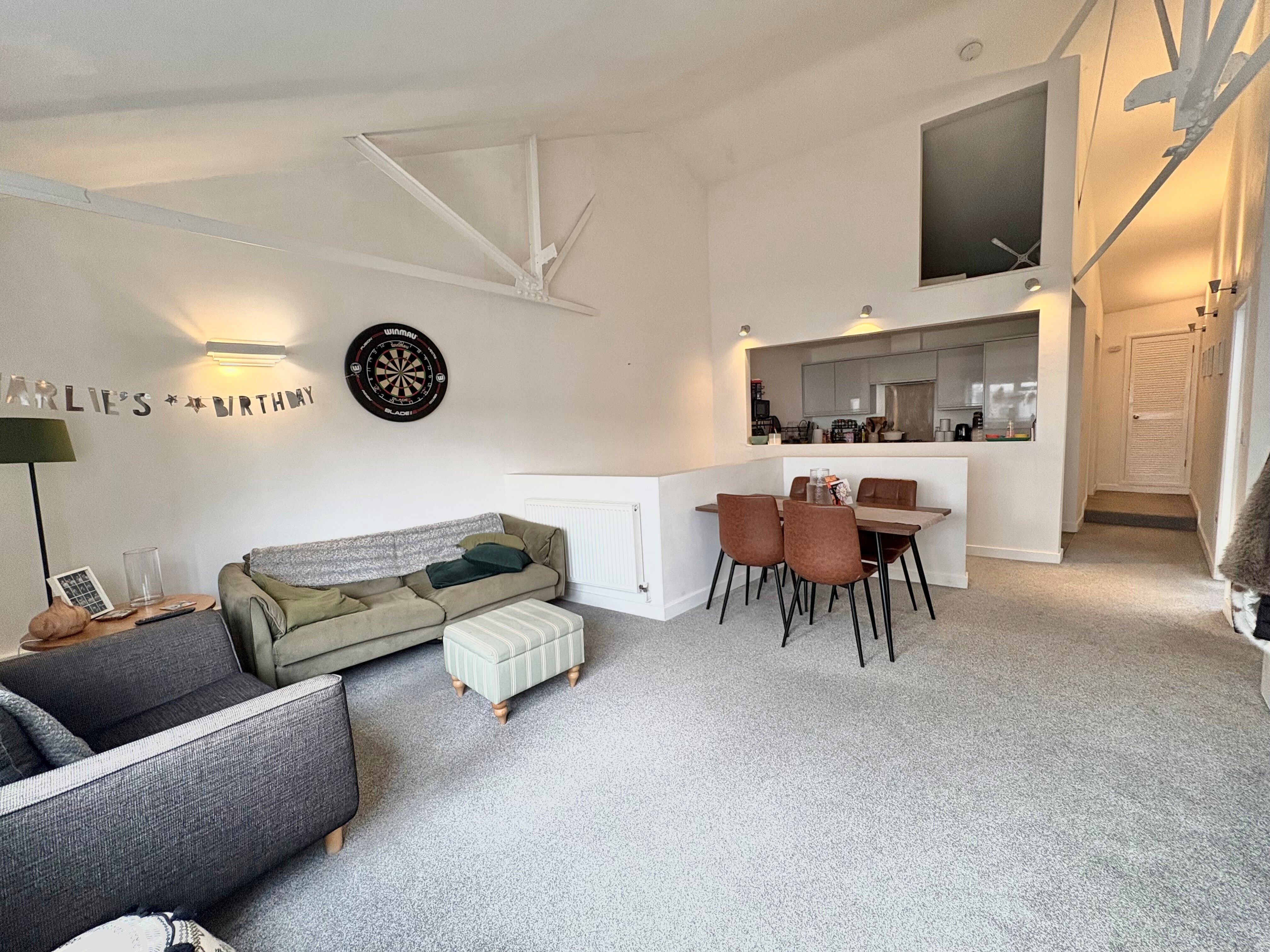 Flat Westbury Mews in Bristol