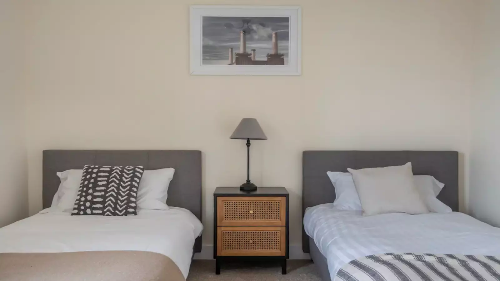 Flat Freston Road in Greater London