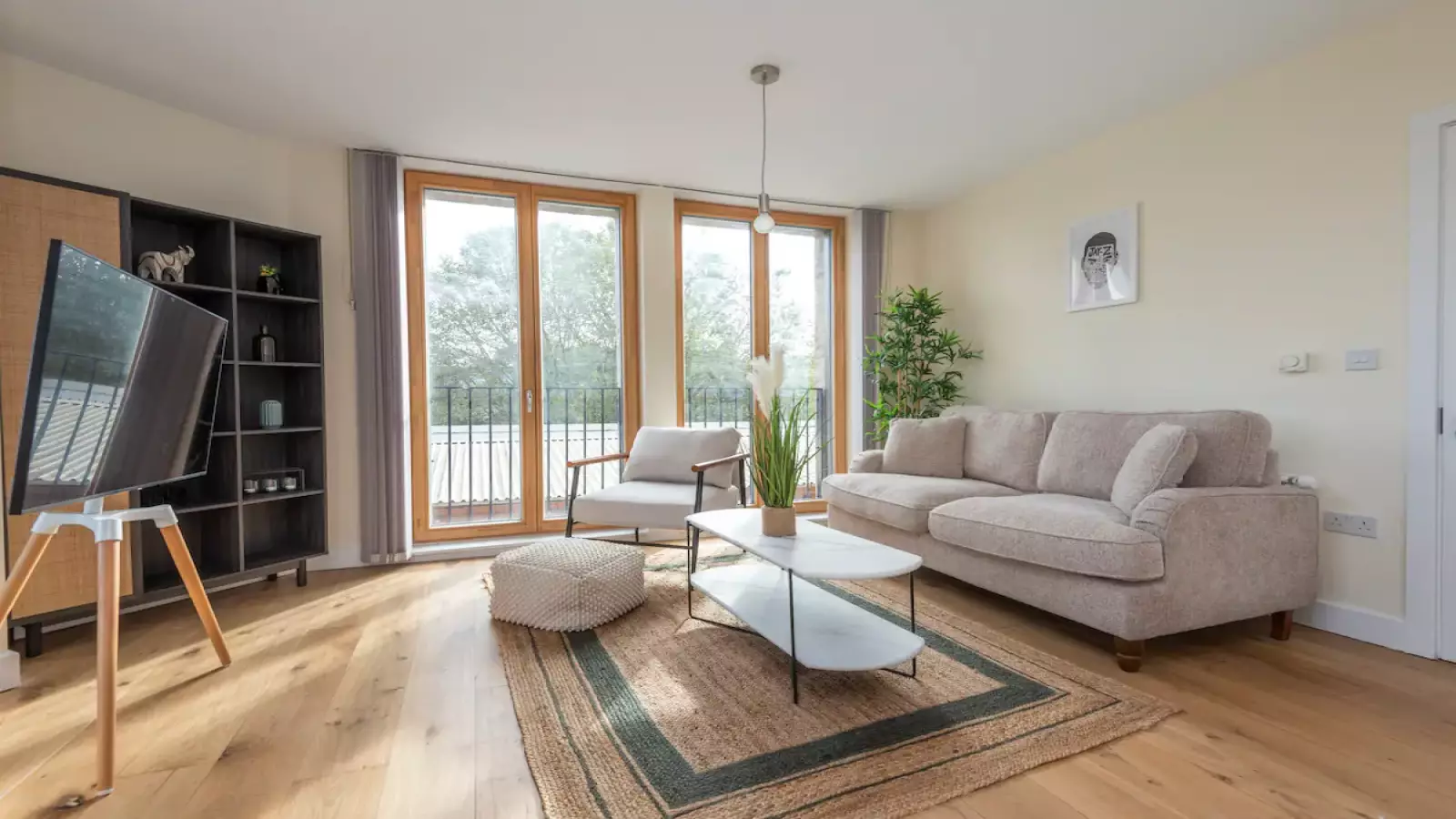 Flat Freston Road in Greater London