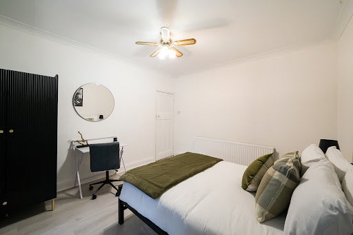 Room Avalon Road in Greater London
