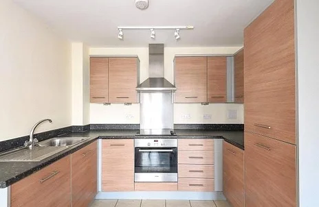 Flat Freer Crescent in Loudwater