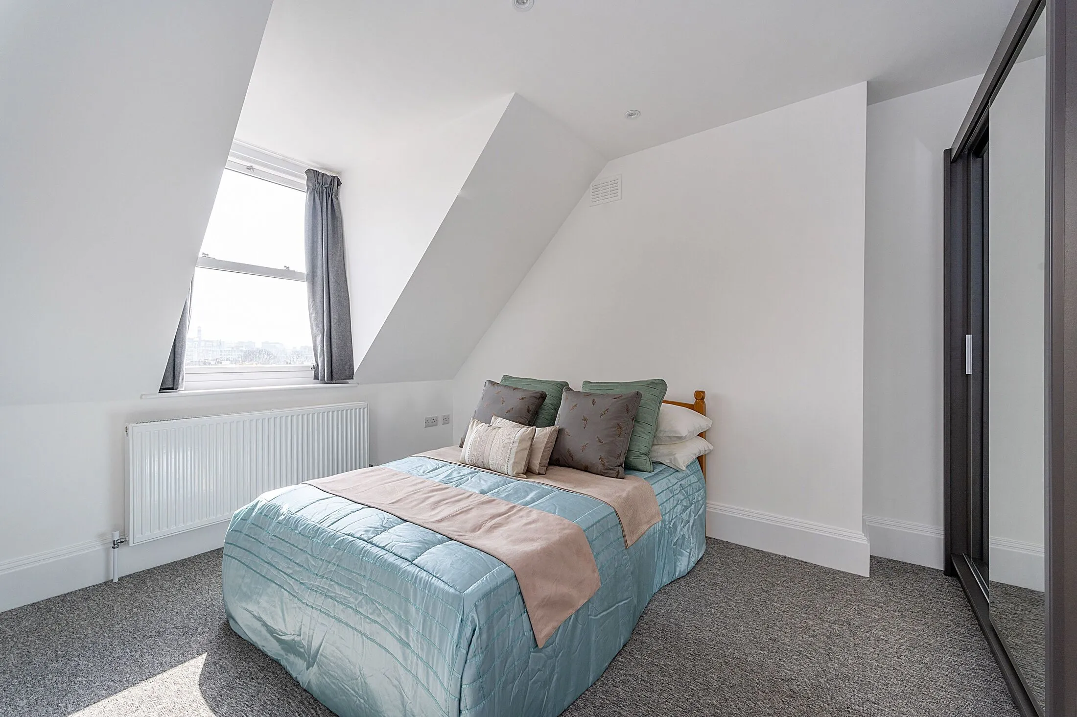 Flat Addison Gardens in Greater London