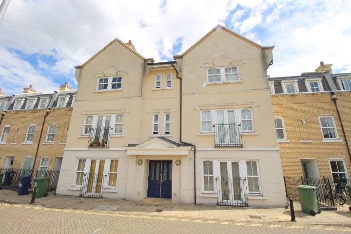 Flat St Matthew's Gardens in Cambridge