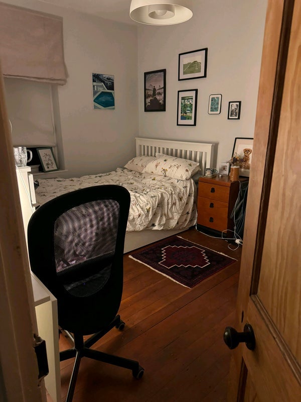 Room Kennington Park Road in Greater London