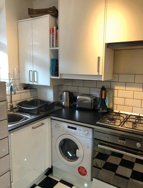 Room Kennington Park Road in Greater London