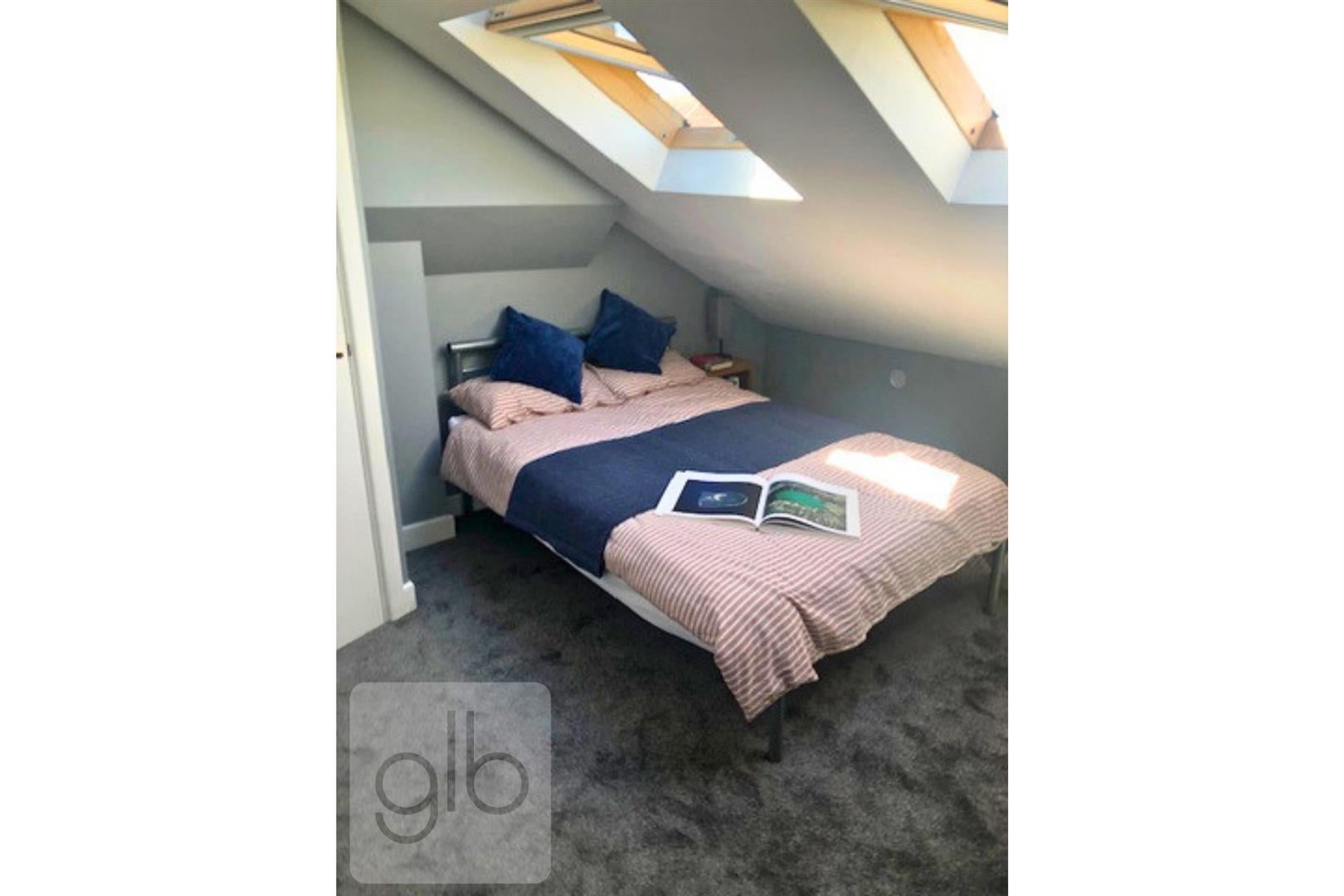Room Bolingbroke Road in Coventry