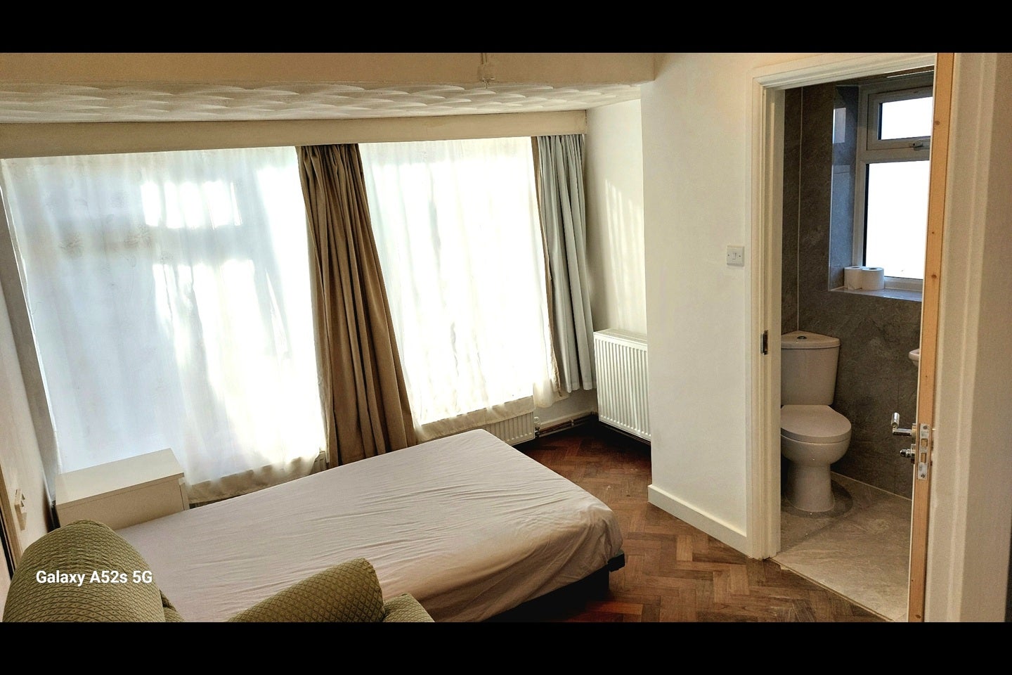 Room Highwood Drive in Greater London