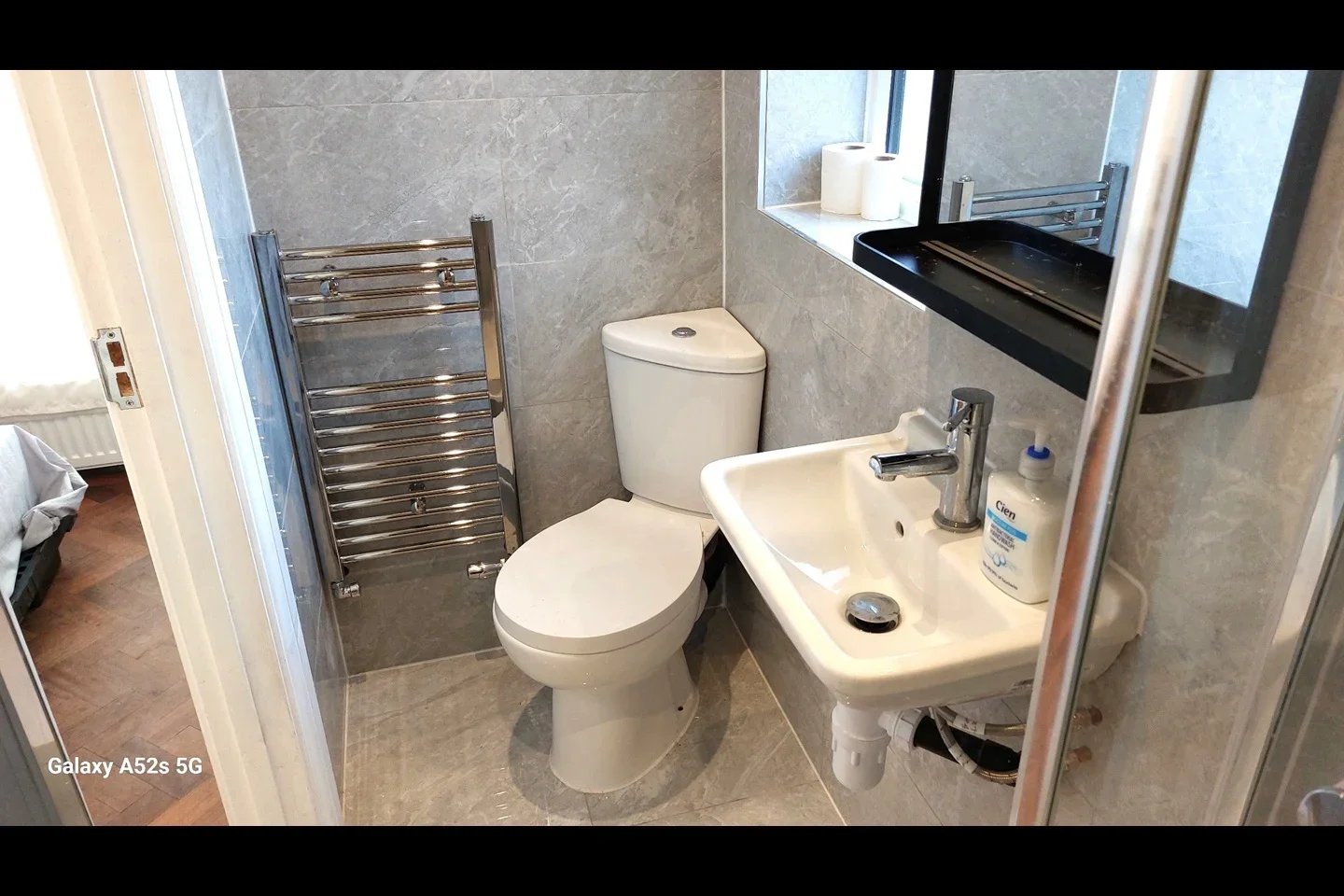 Room Highwood Drive in Greater London