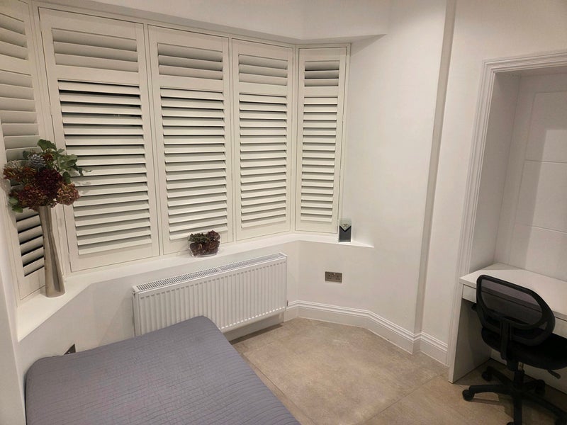 Flat Birkdale Road in Greater London