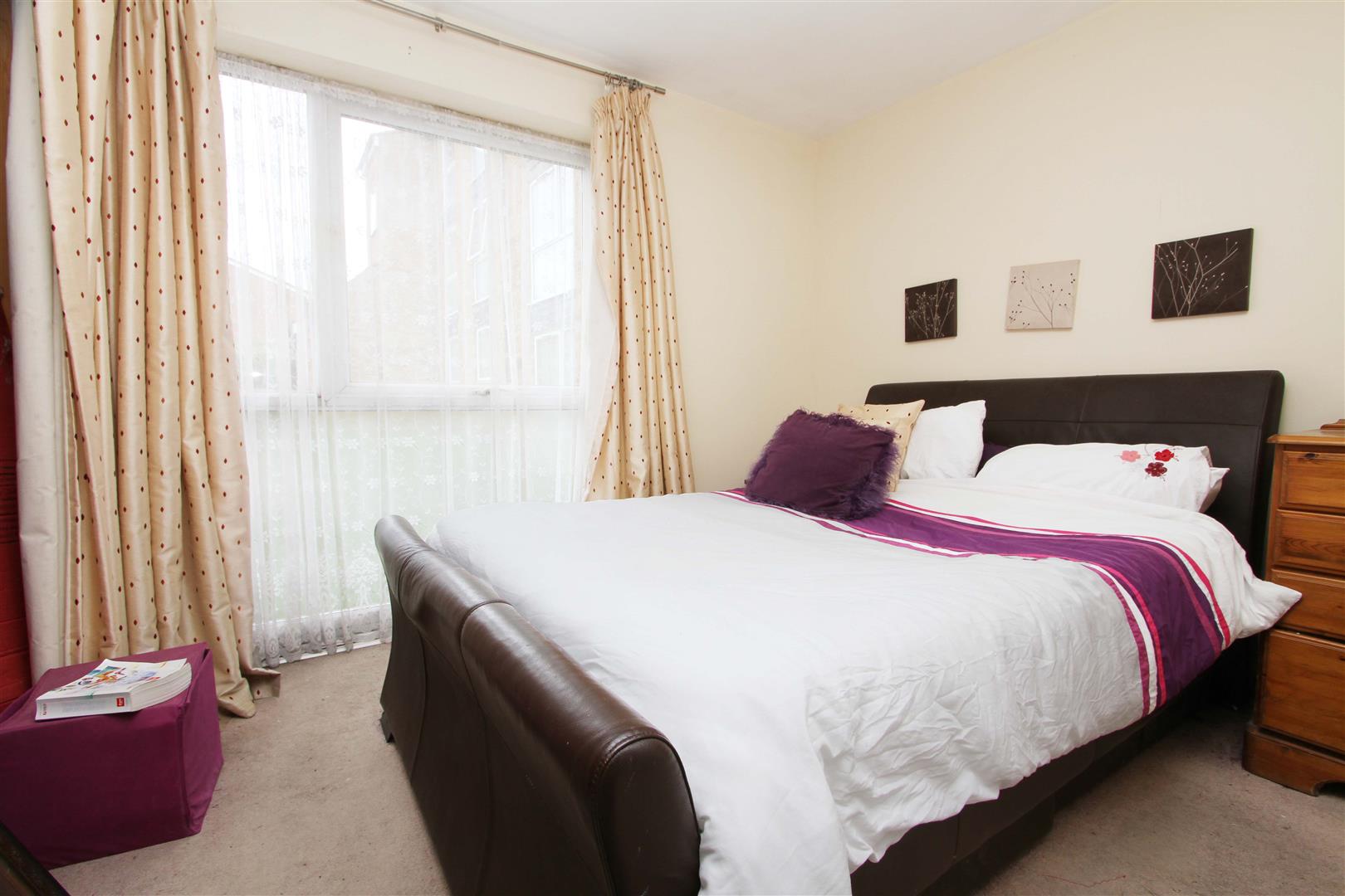 Flat Melville Close in Greater London