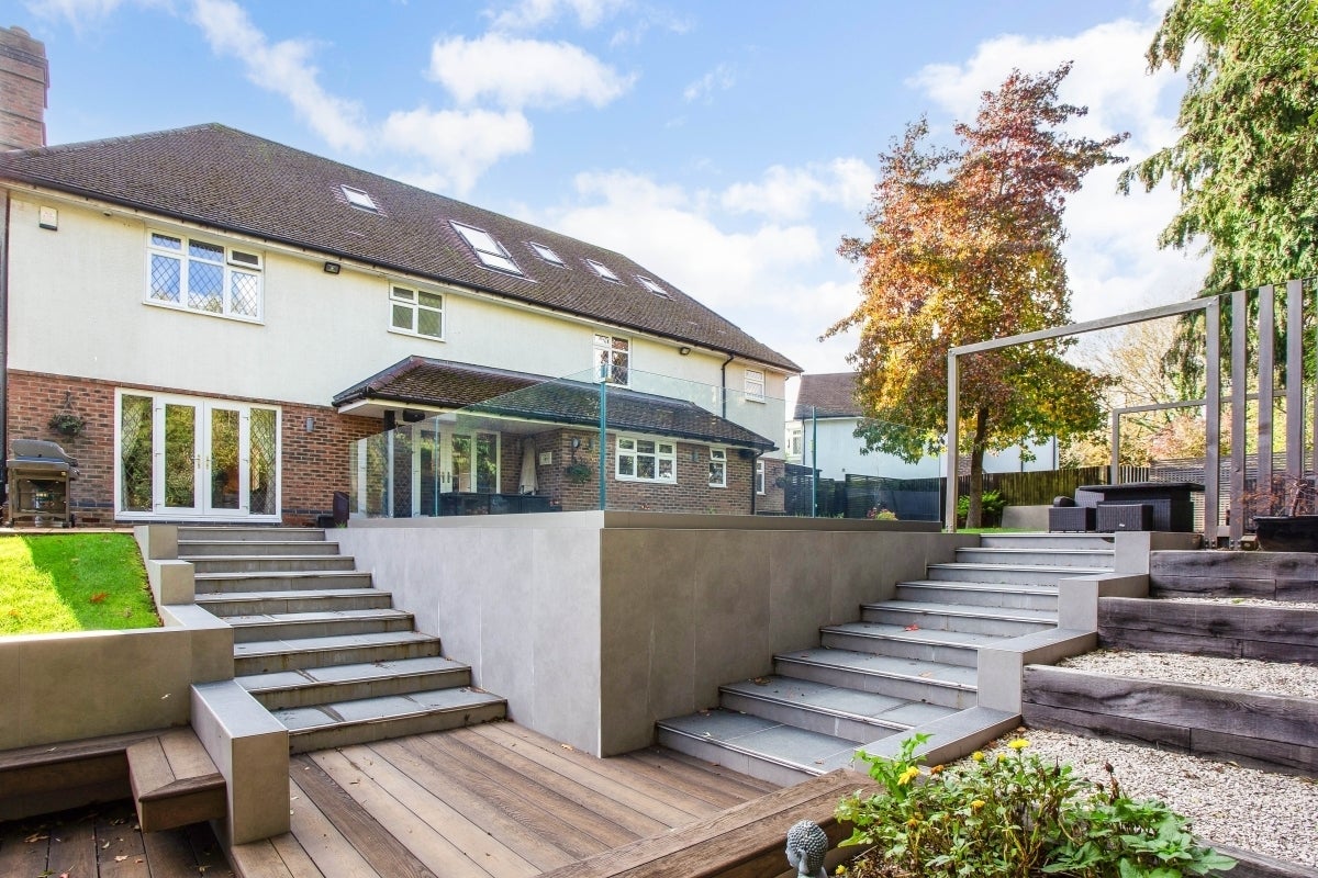 House Welcomes Road in Greater London