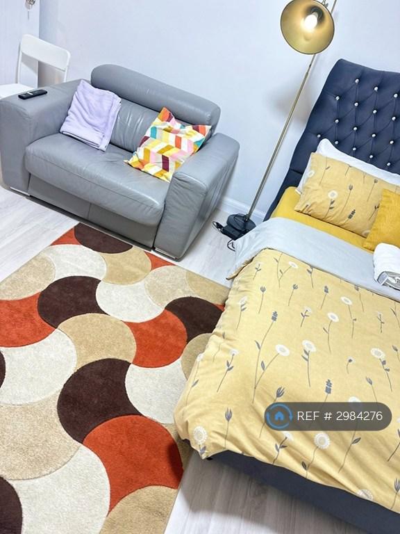 Room Botwell Lane in Greater London