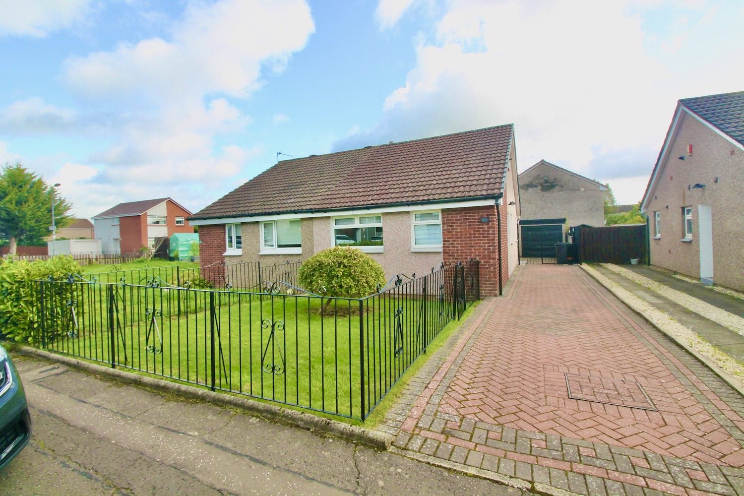 House Hurly Hawkin in Bishopbriggs