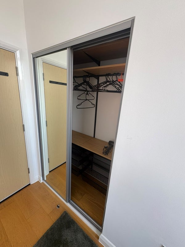 Room Larden Road in Greater London