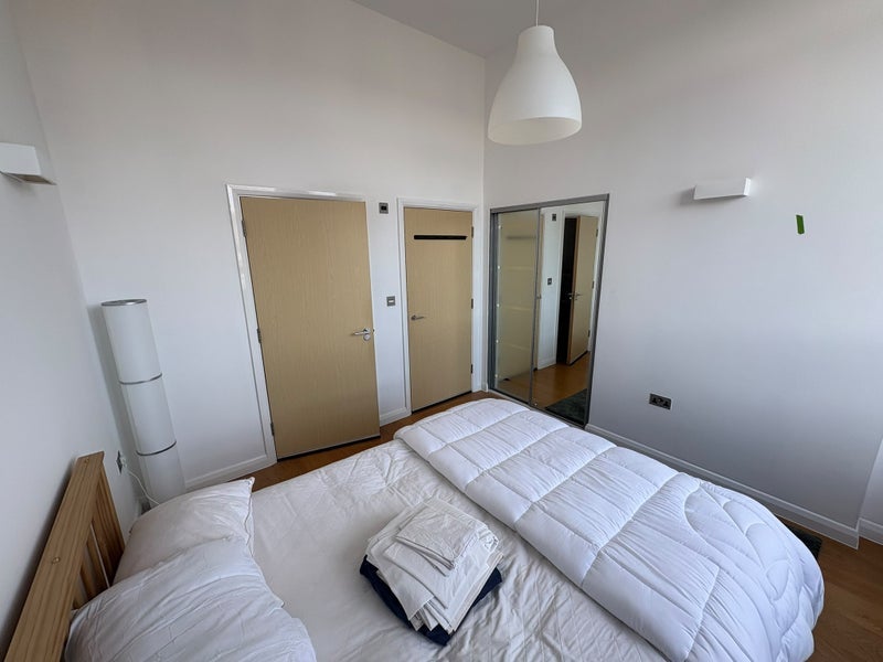 Room Larden Road in Greater London