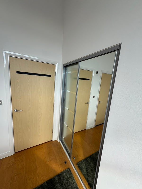 Room Larden Road in Greater London
