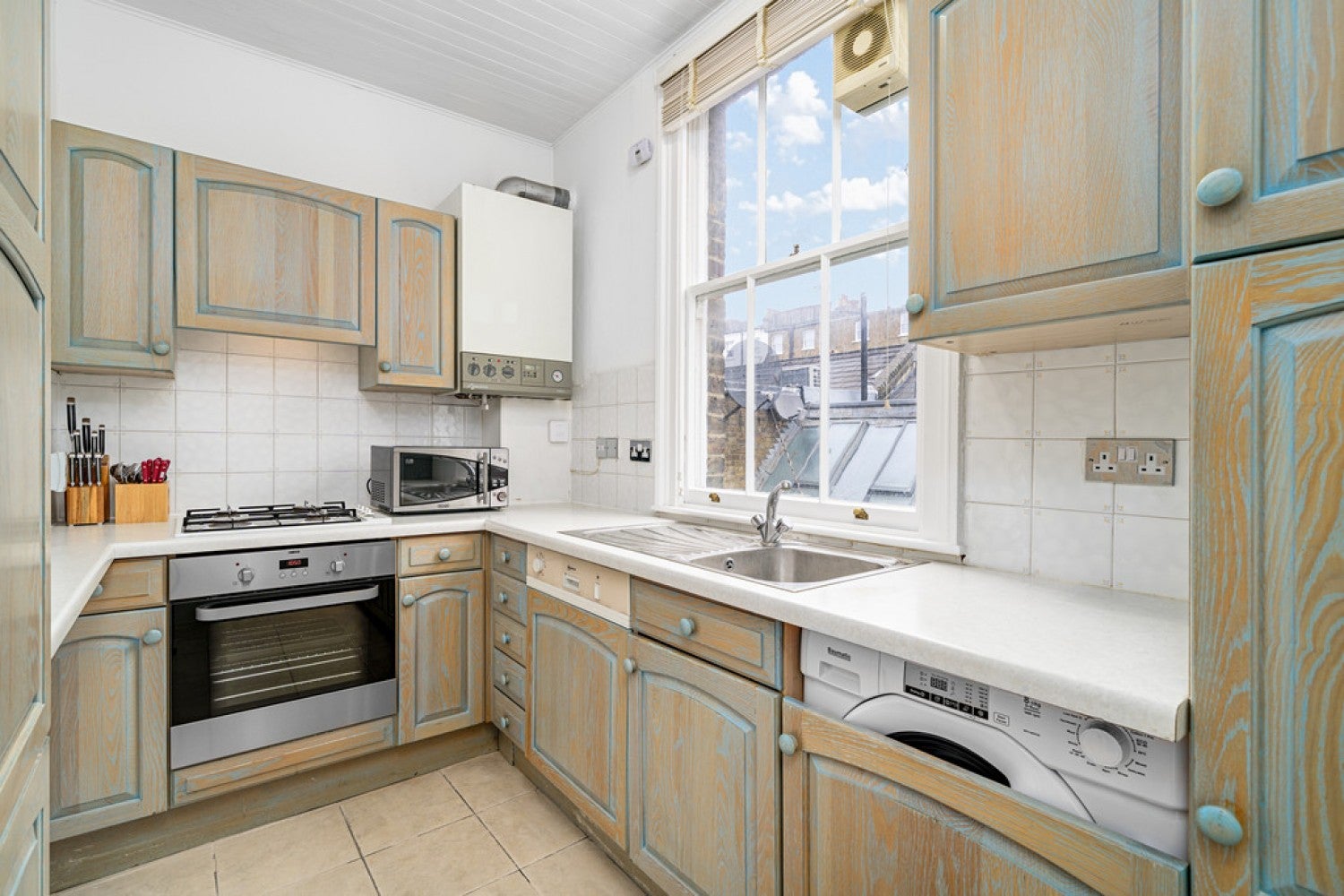 Flat Henniker Mews in Greater London