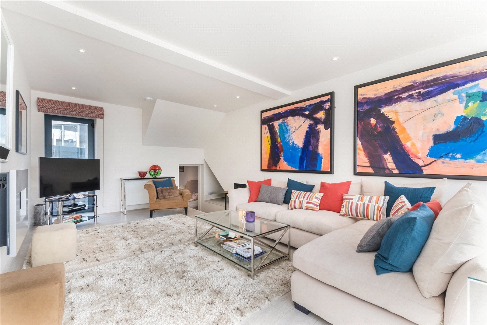 Flat Estcourt Road in Greater London