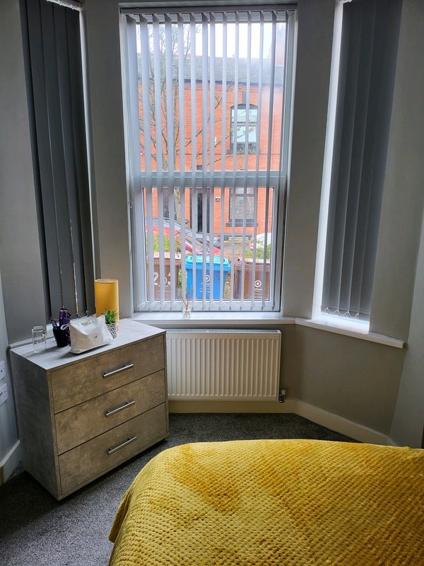 Room Carnarvon Street in Chadderton