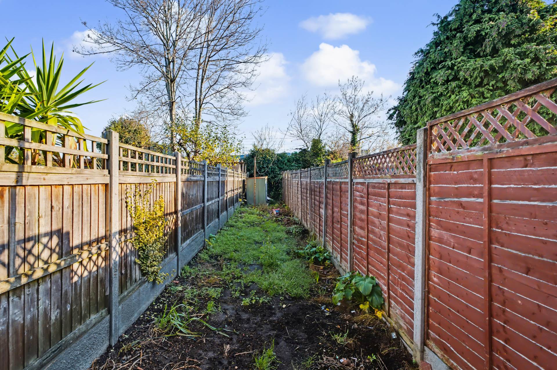 Flat Shelbourne Road in Greater London