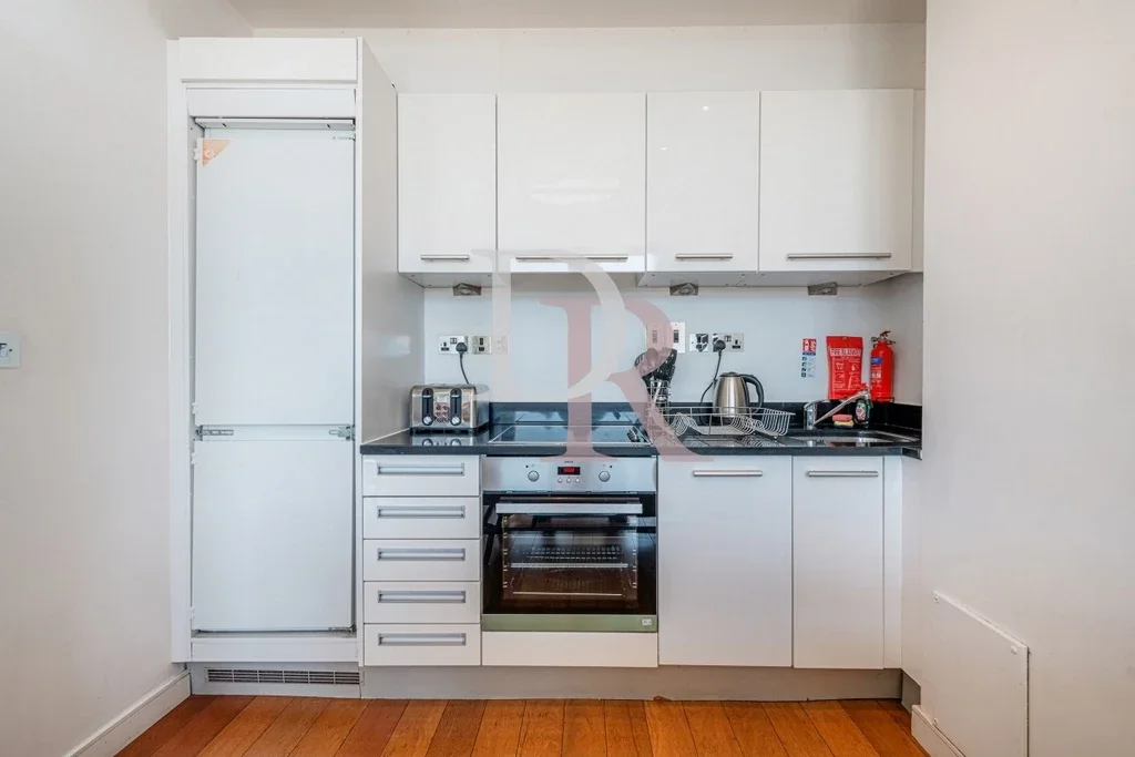 Flat Pentonville Road in Greater London
