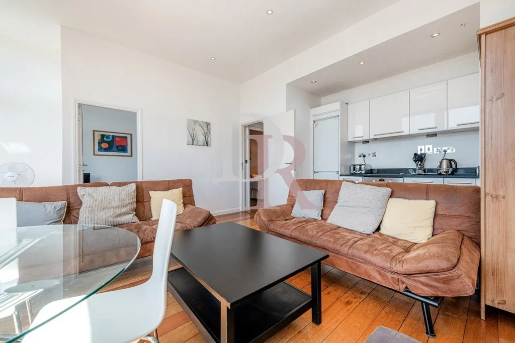 Flat Pentonville Road in Greater London