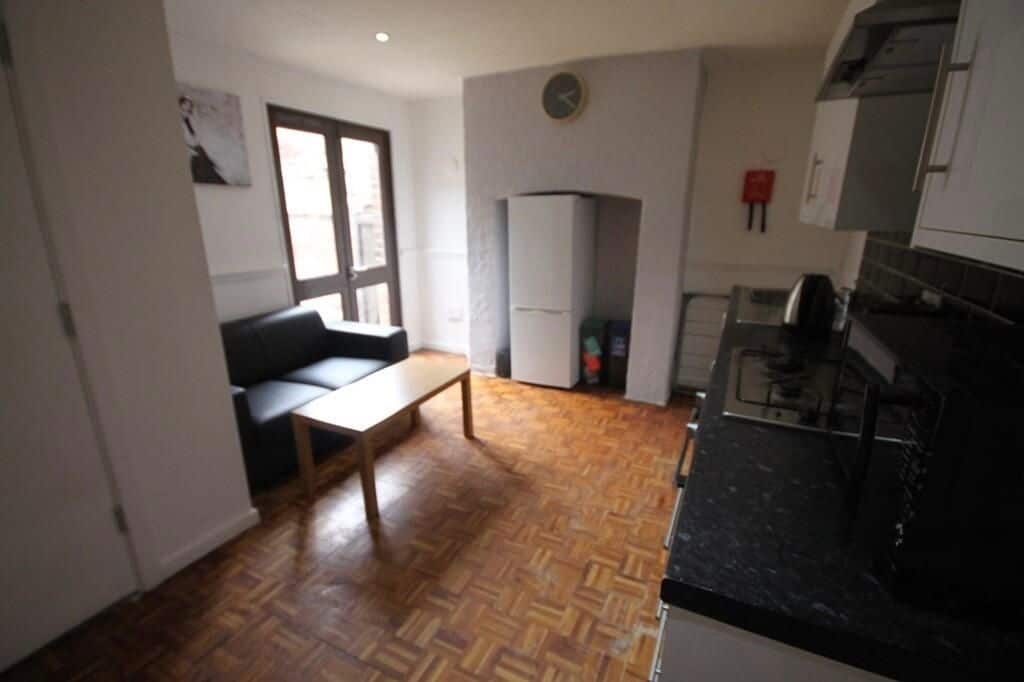Flat Seaford Road in Salford