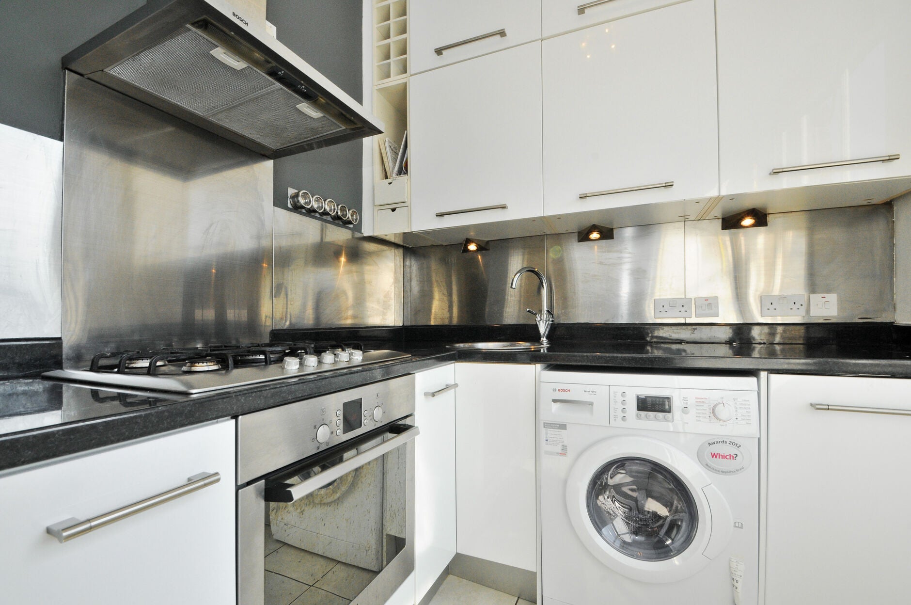 House Dorville Crescent in Greater London