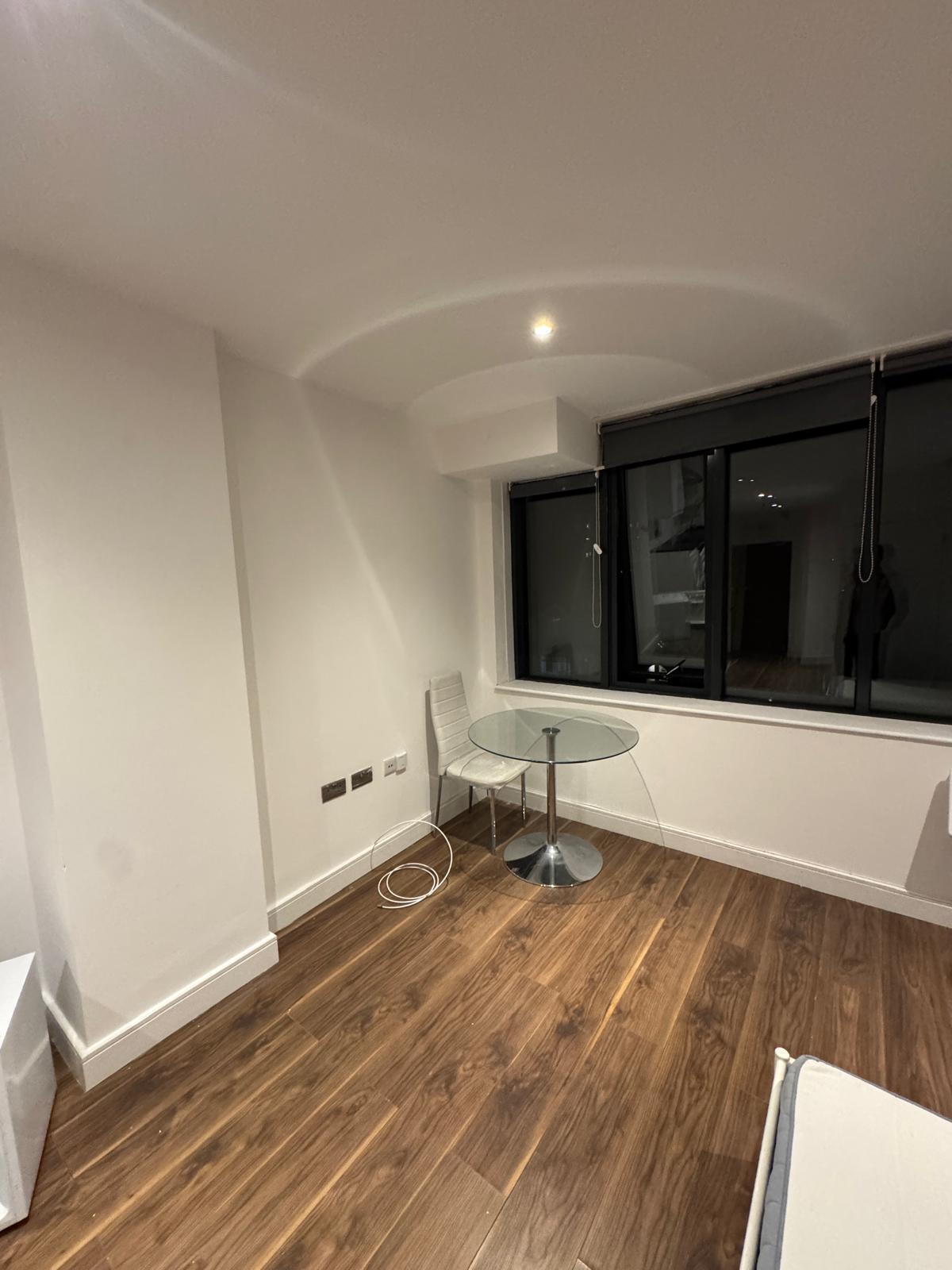 Flat Elmgrove Road in Greater London