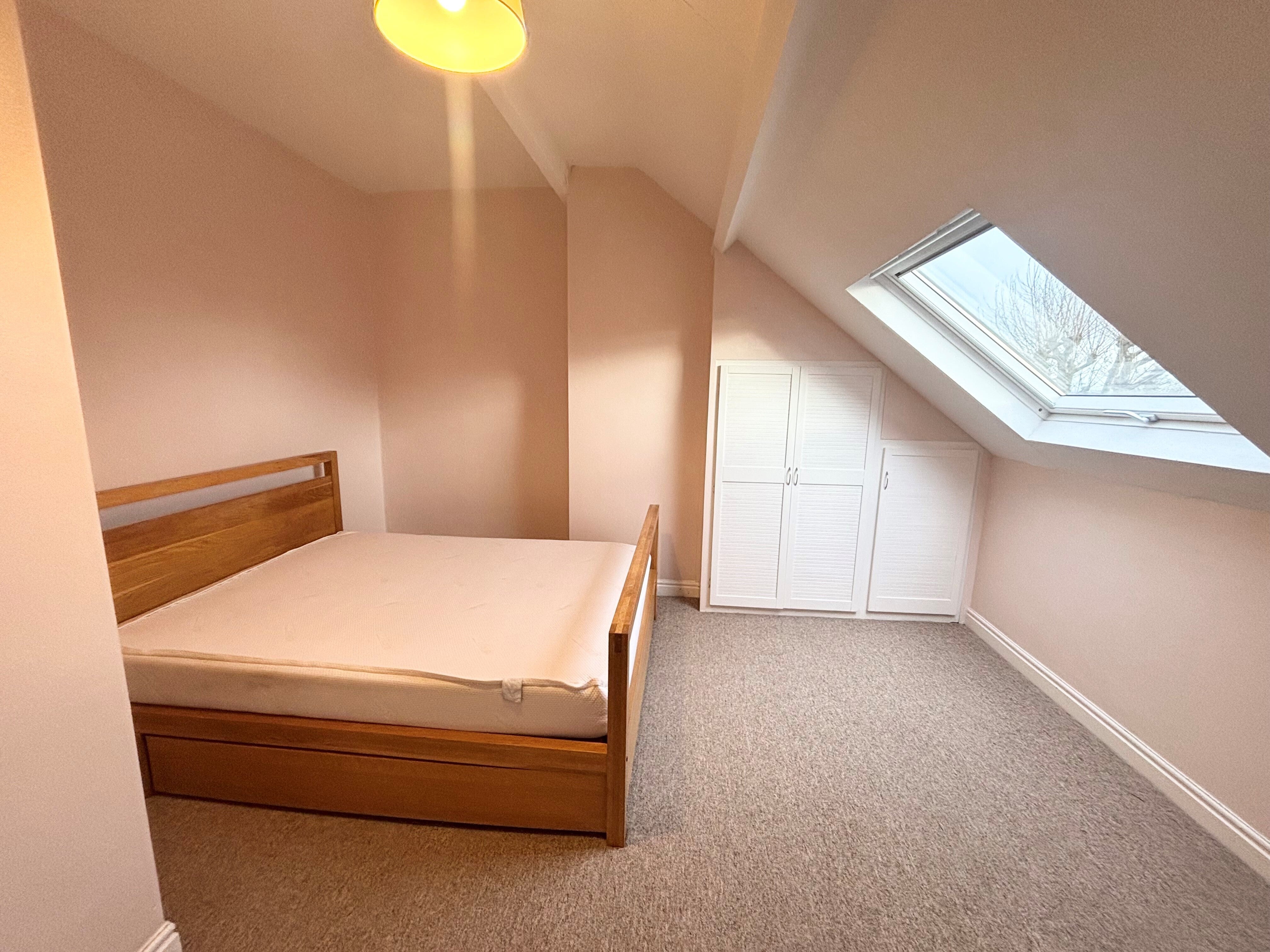Flat Woodstock Road in Bristol