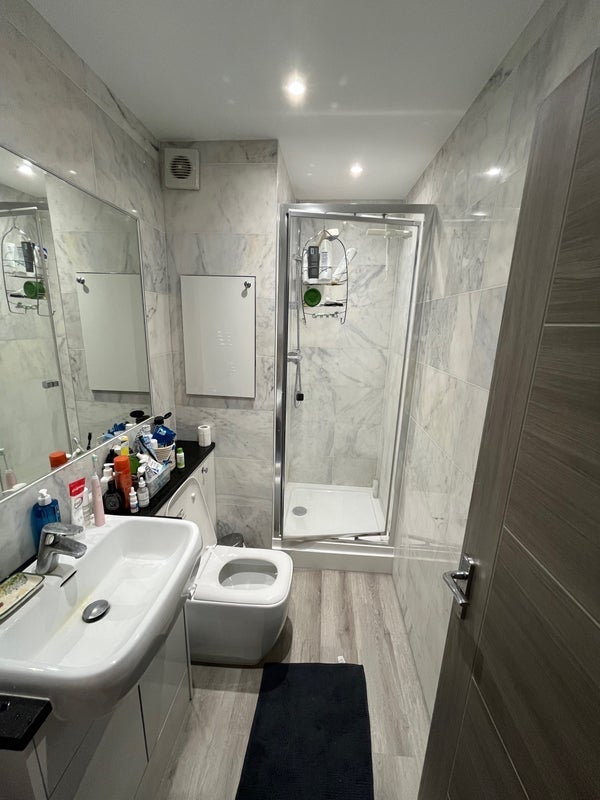 Room Geoffrey Road in Greater London