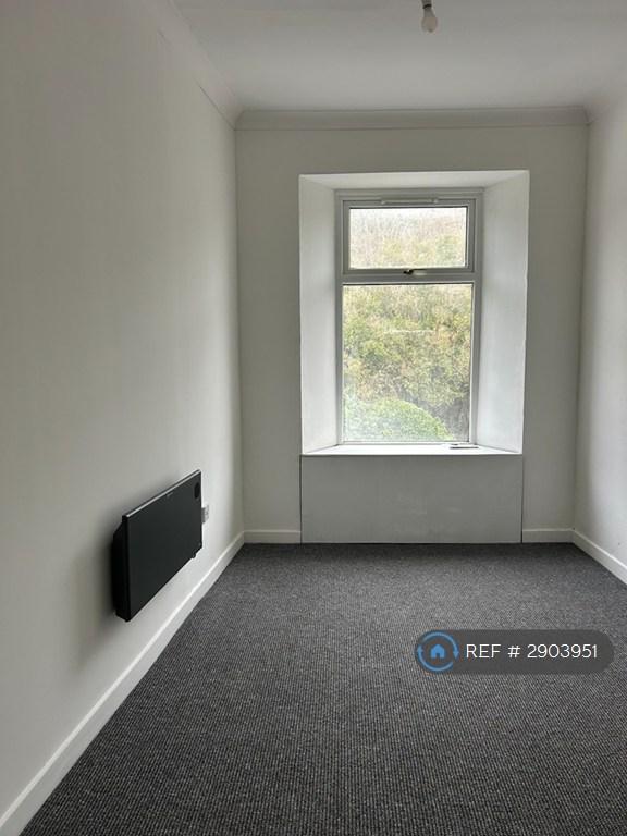 Flat Loudoun Road in Greenholm