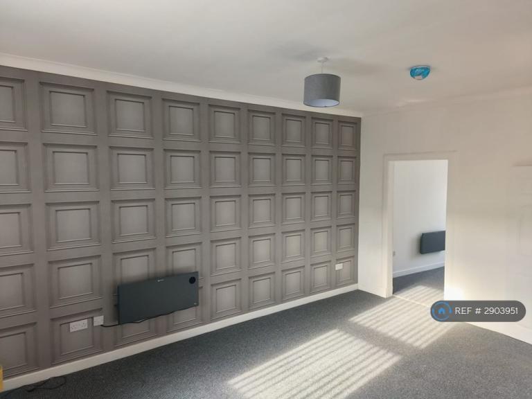 Flat Loudoun Road in Greenholm
