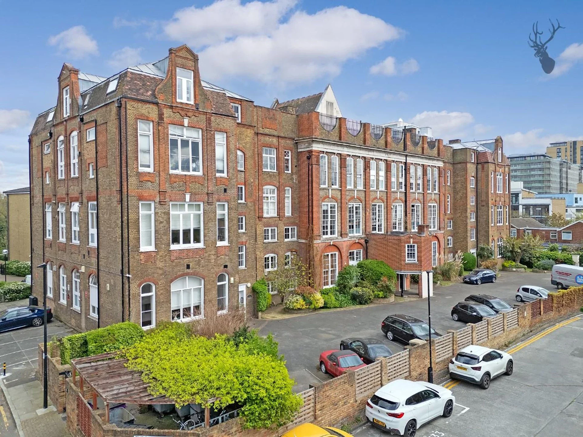Flat Court Yard in Greater London