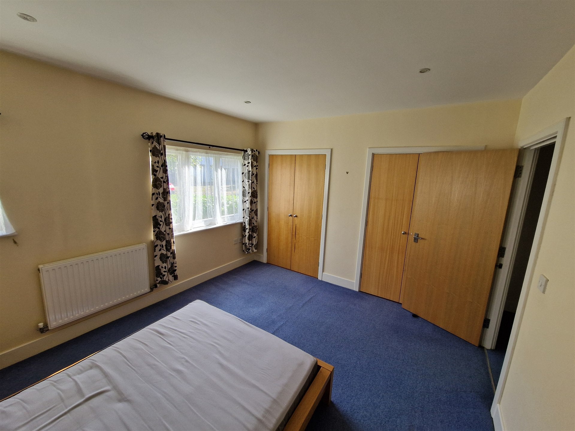 Flat Longworth Avenue in Cambridge