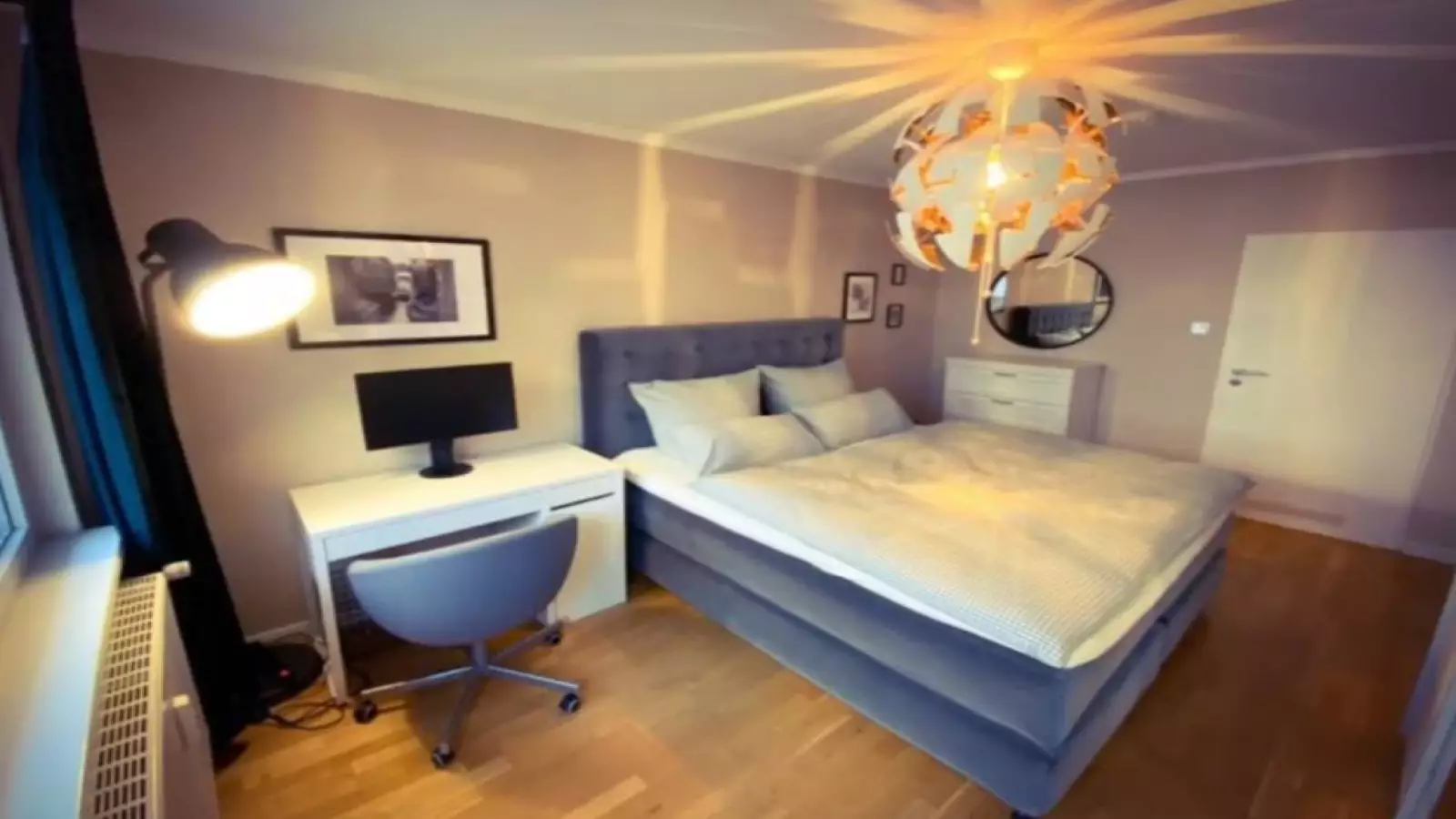 Zimmer Untermainkai in Frankfurt am Main