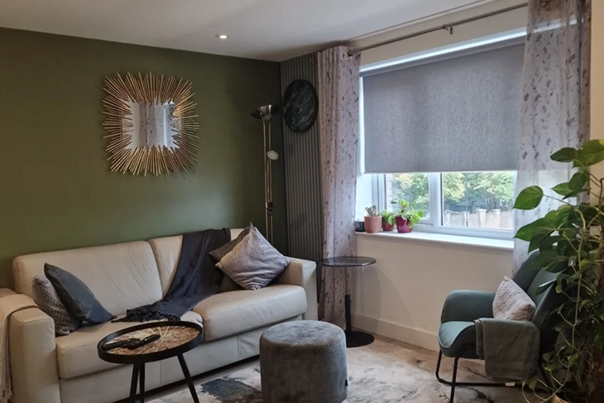 Flat Windmill Place in Greater London