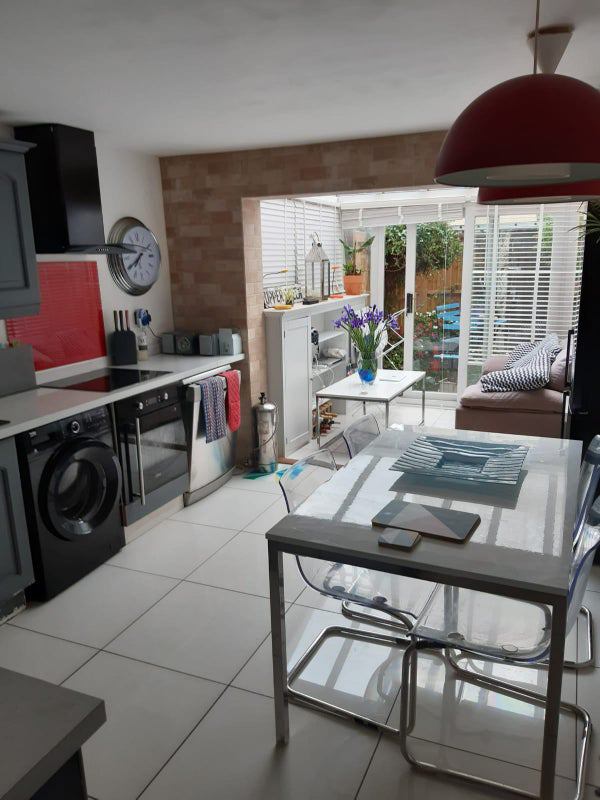 Room Cheshire Close in Greater London