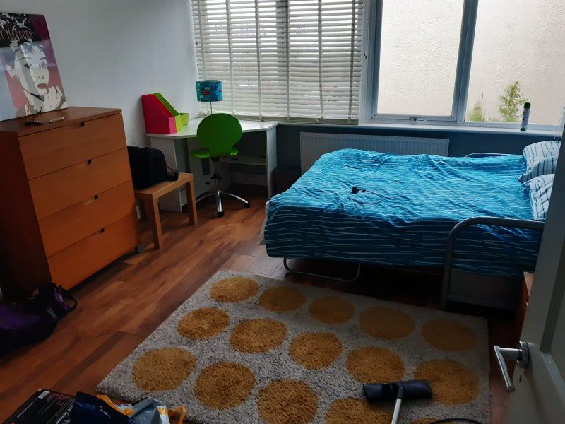Room Cheshire Close in Greater London