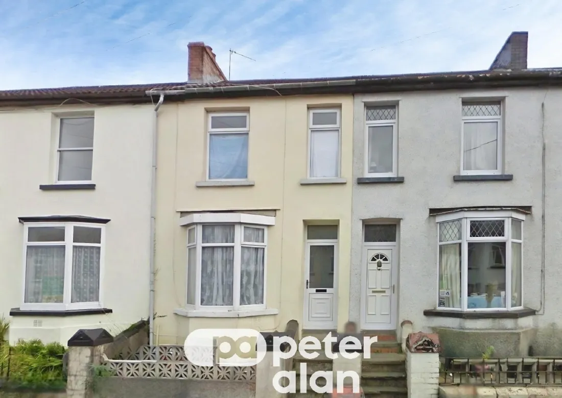 House Leigh Terrace in Treharris