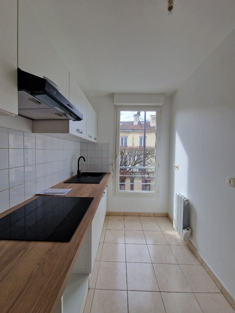 Flat Chemin de l'Ancienne Écluse in Charenton-le-Pont