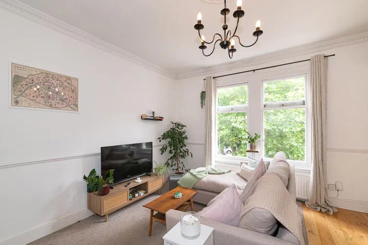 Flat Hamilton Road in Greater London
