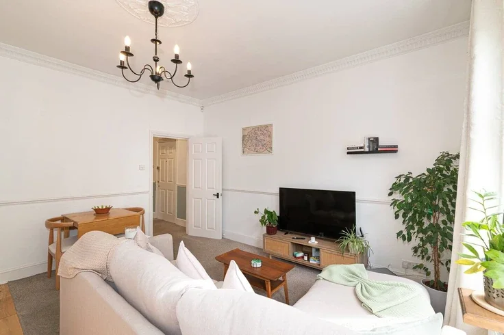 Flat Hamilton Road in Greater London
