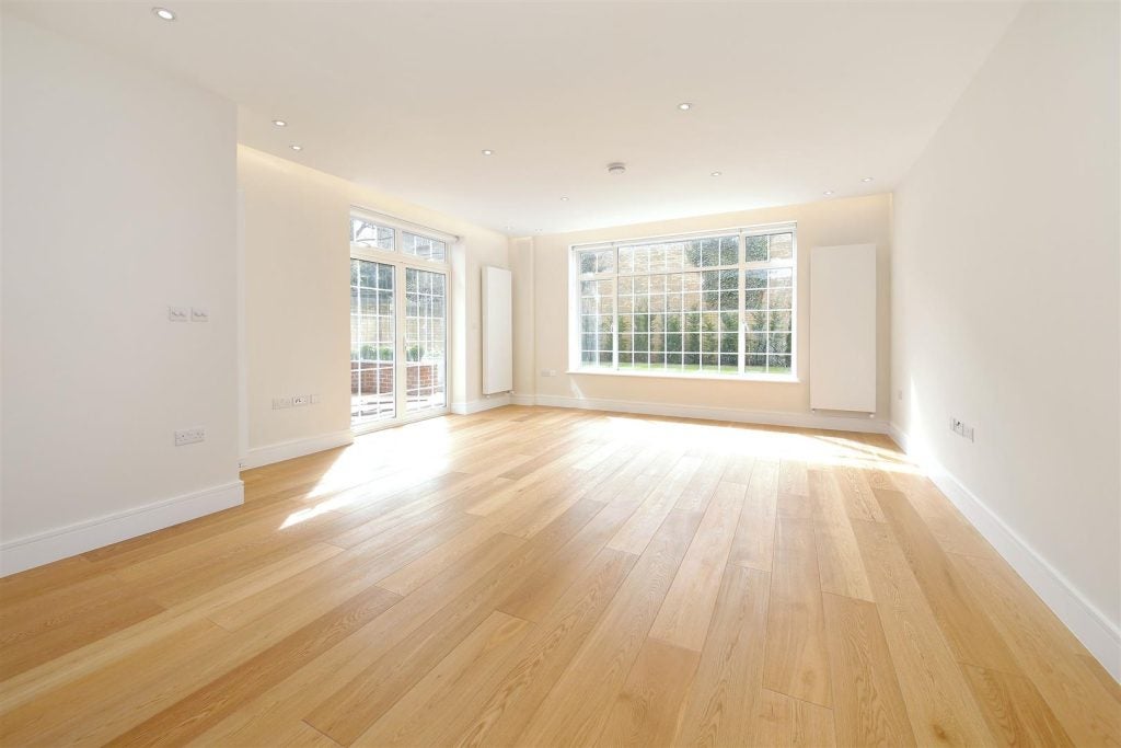 Flat Beechcroft Avenue in Greater London