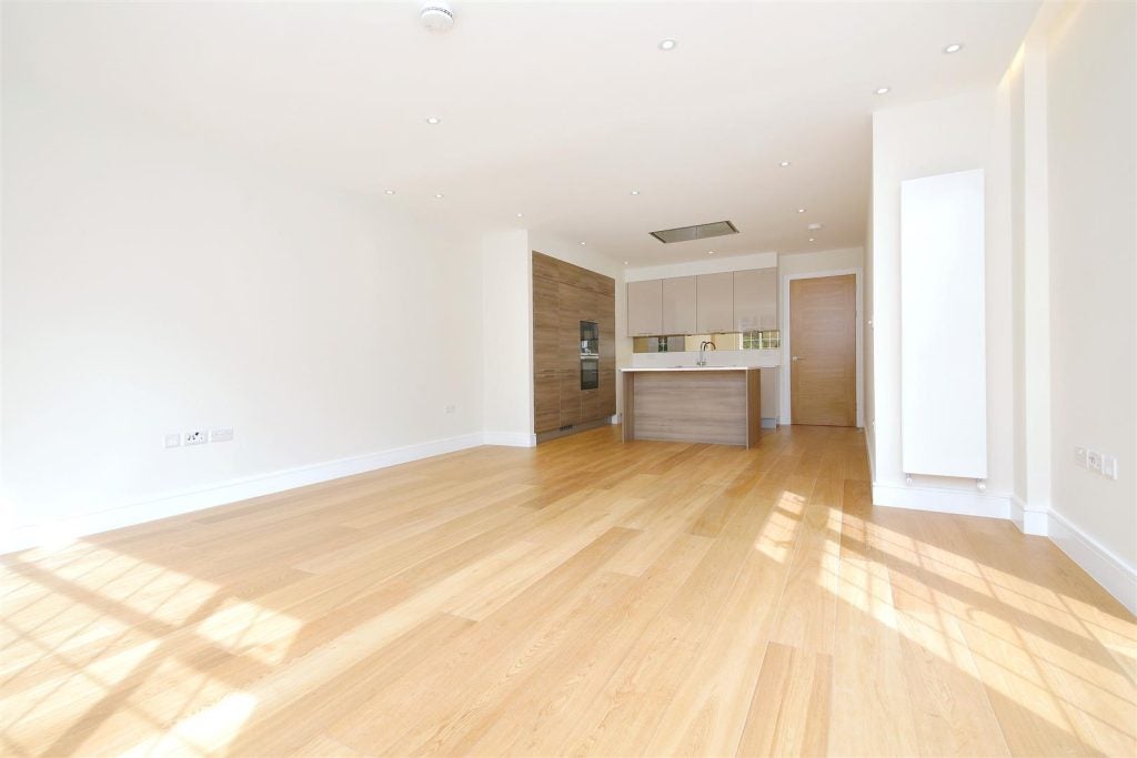 Flat Beechcroft Avenue in Greater London