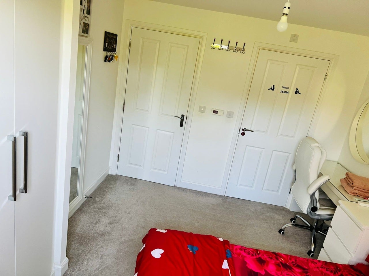 Flat Hutton Close in Newbury